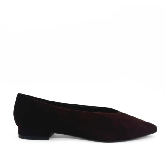 AMIE RAFA REILY POINTED TOE FLAT BROWN SUEDE
