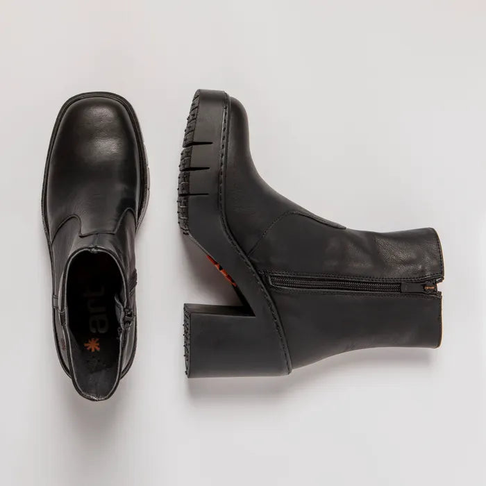 ART COMPANY 1974 BERNA BOOTIES