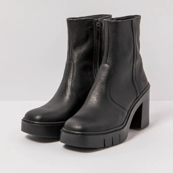 ART COMPANY 1974 BERNA BOOTIES