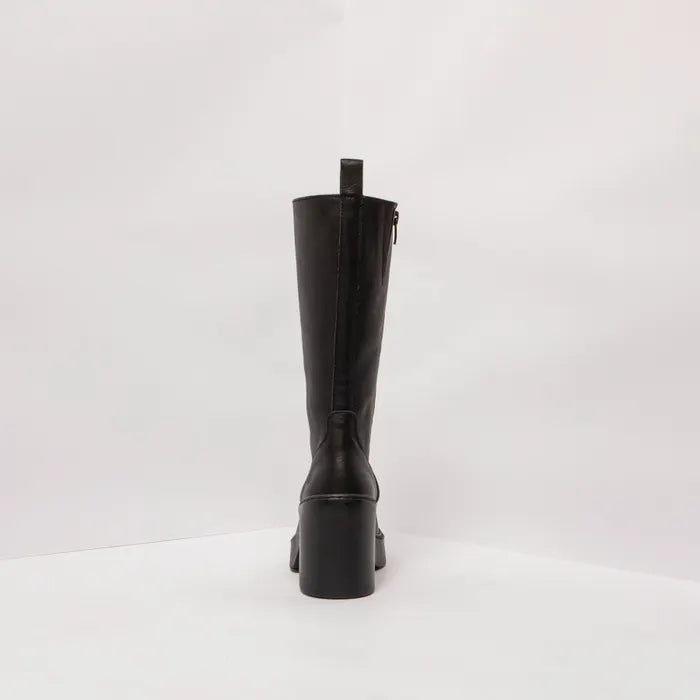 ART COMPANY 1976 BERNA CALF HI BOOTS