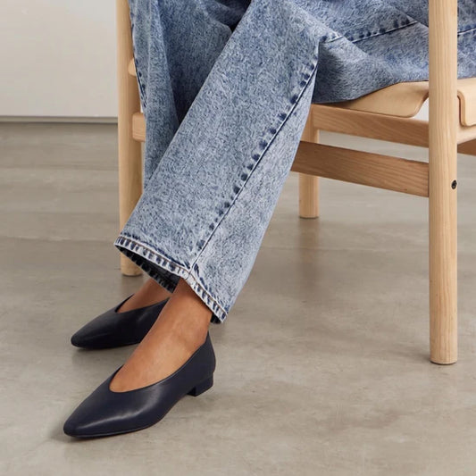 AMIE RAFA REILY POINTED TOE FLAT BLACK LEATHER