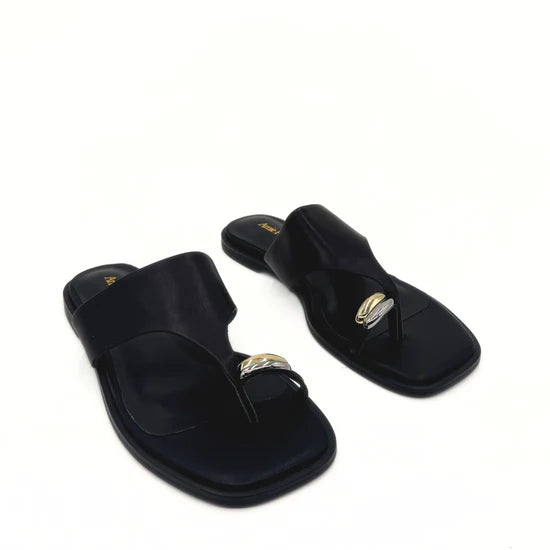 AMIE RAFA CECE TOE RING FLAT SANDAL BLACK