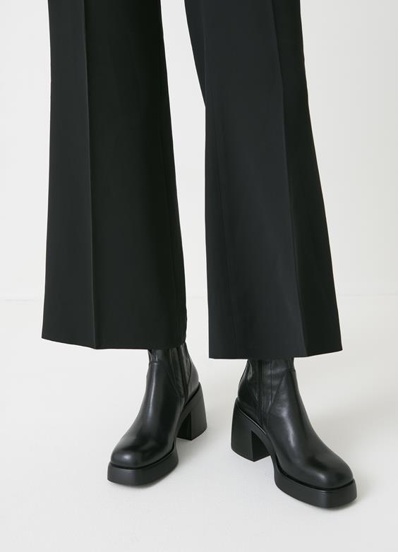 VAGABOND BROOKE SHORT STRETCH
