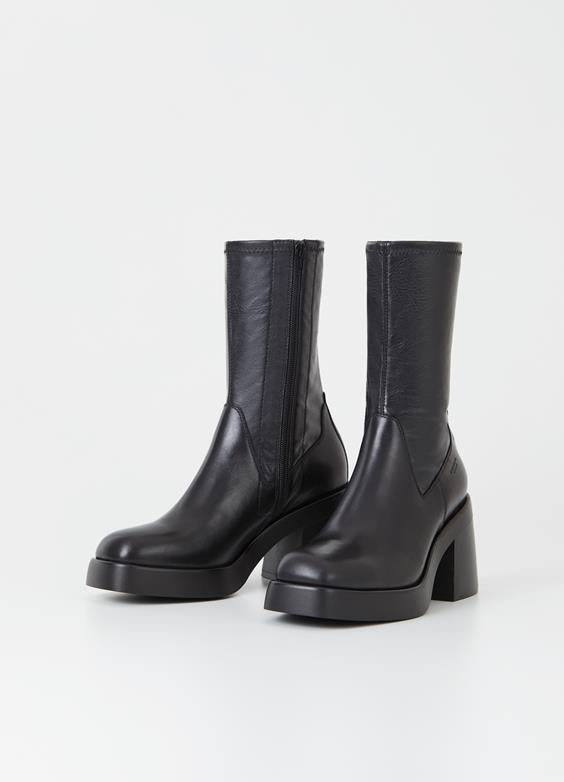 VAGABOND BROOKE SHORT STRETCH