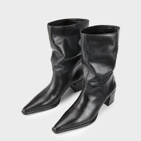 Vagabond Giselle Slouch boots in Black Leather