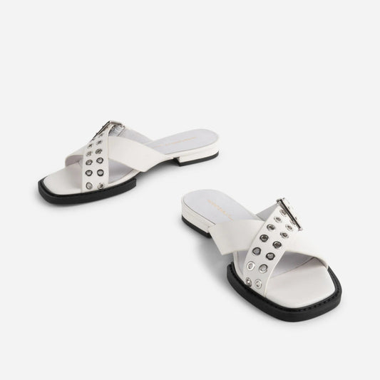 INTENTIONALLY BLANK CLIPZ STUDDED SLIDE WHITE