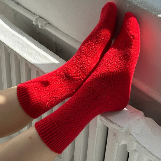 LEBON SHOPPE CASHMERE POINTELLE SOCKS RED