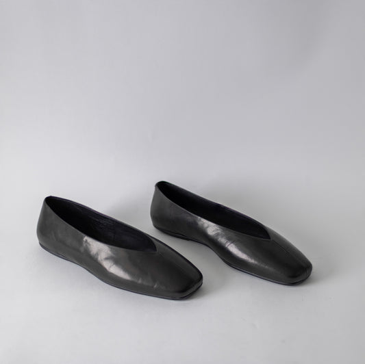 JEFFREY CAMPBELL FATHOM FLATS IN BLACK - Shoe Market NYC