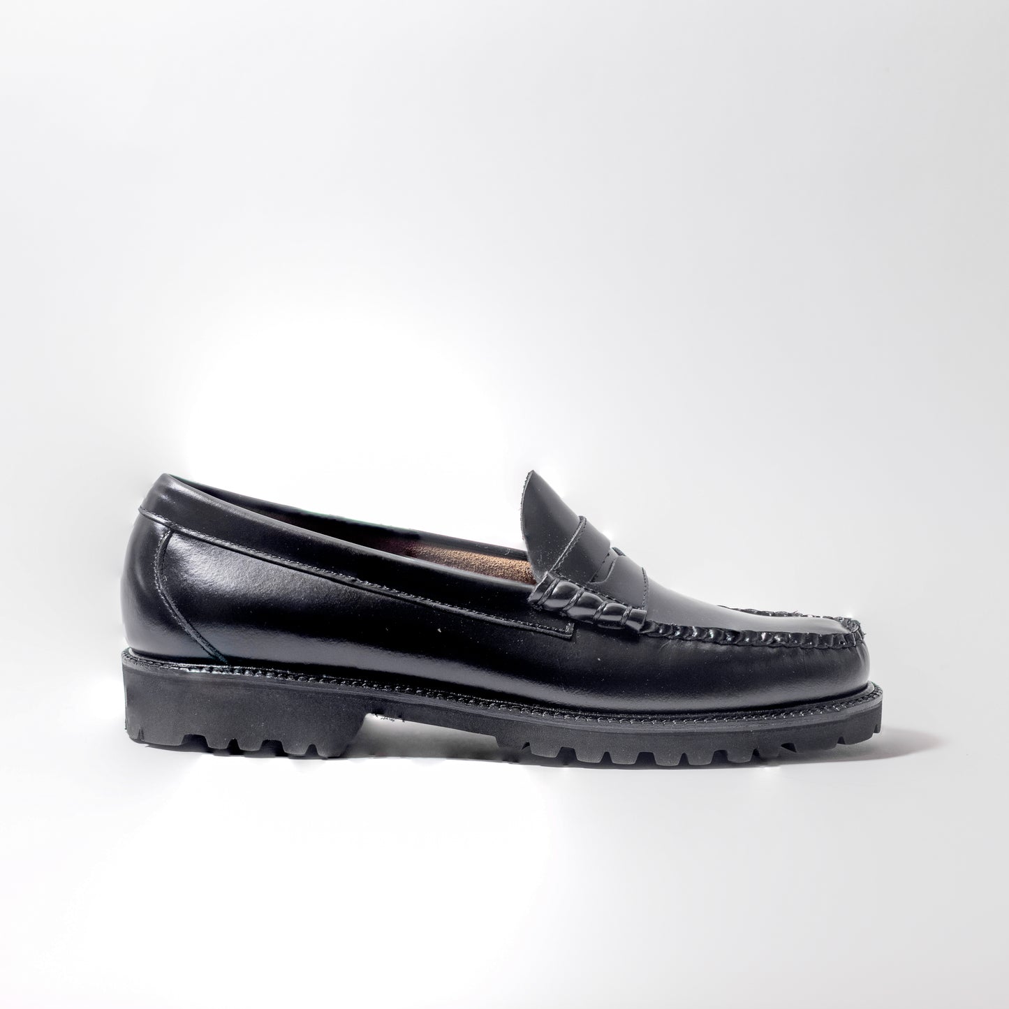 G.H. BASS LARSON LUG MEN’S WEEJUNS