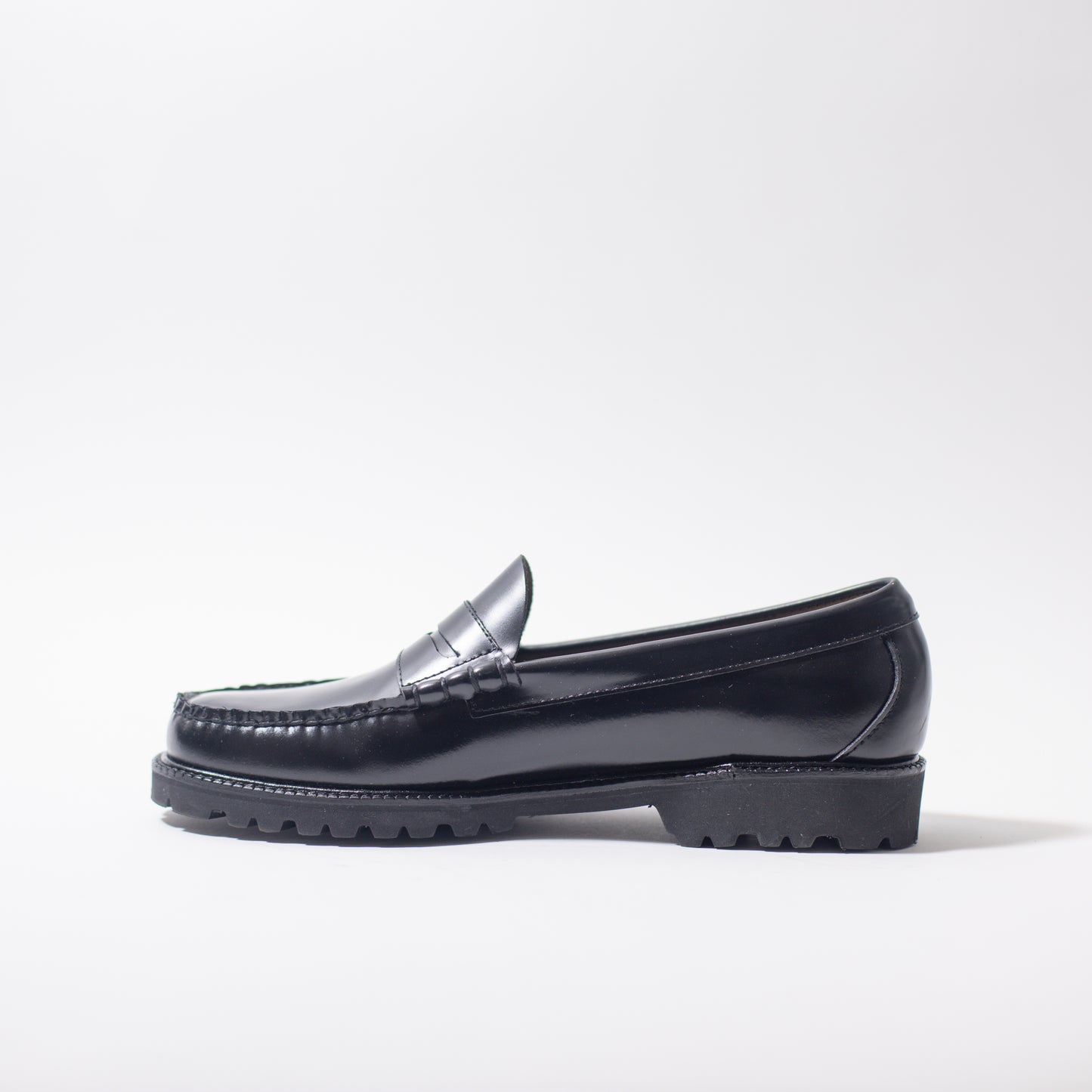 G.H. BASS LARSON LUG MEN’S WEEJUNS