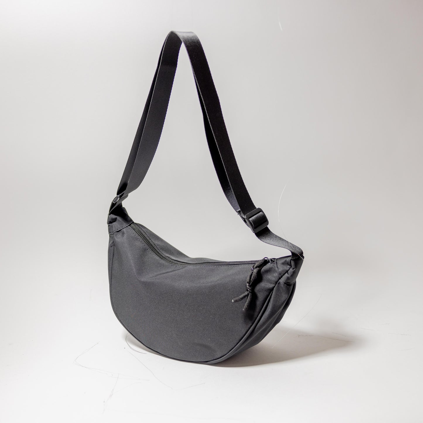 TEXTILE MOON BAG BLACK