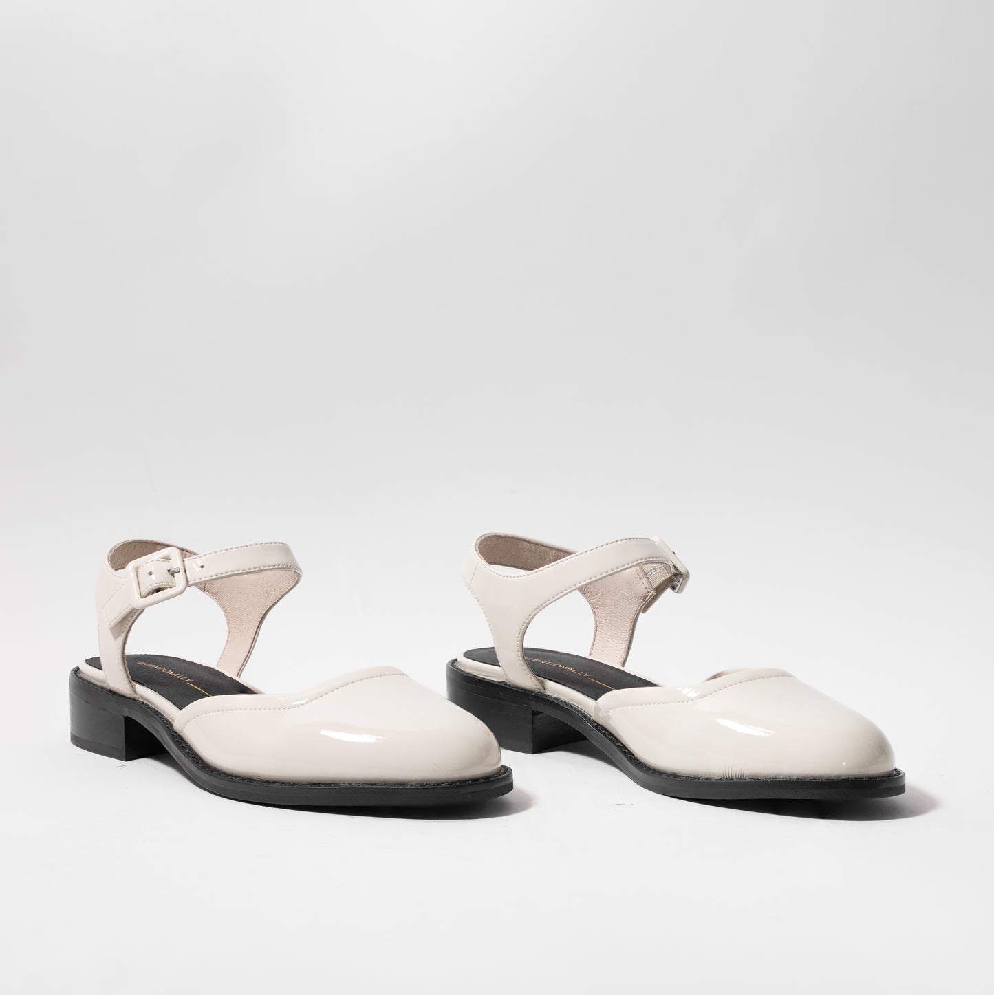 IB SUPER MARY JANE FLATS