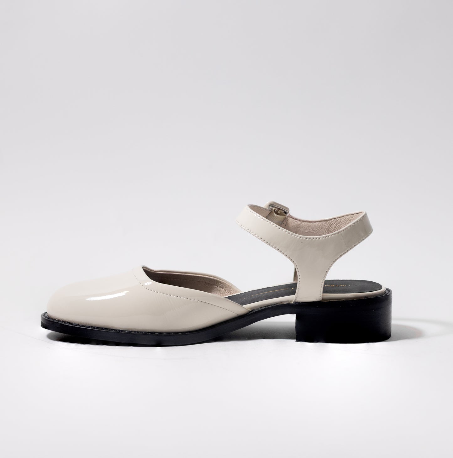 IB SUPER MARY JANE FLATS