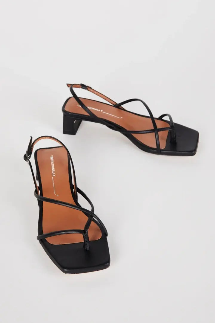 INTENTIONALLY BLANK FIFI STRAPPY SANDALS