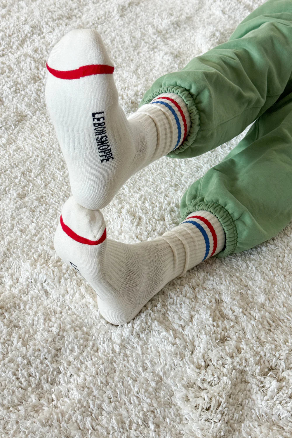 LE BON SHOPPE EXTENDED BOYFRIEND SOCKS MILK X