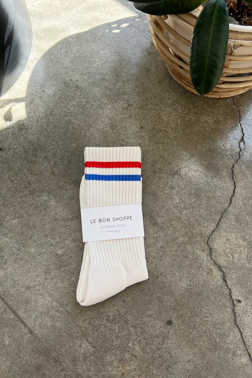 LE BON SHOPPE EXTENDED BOYFRIEND SOCKS MILK X