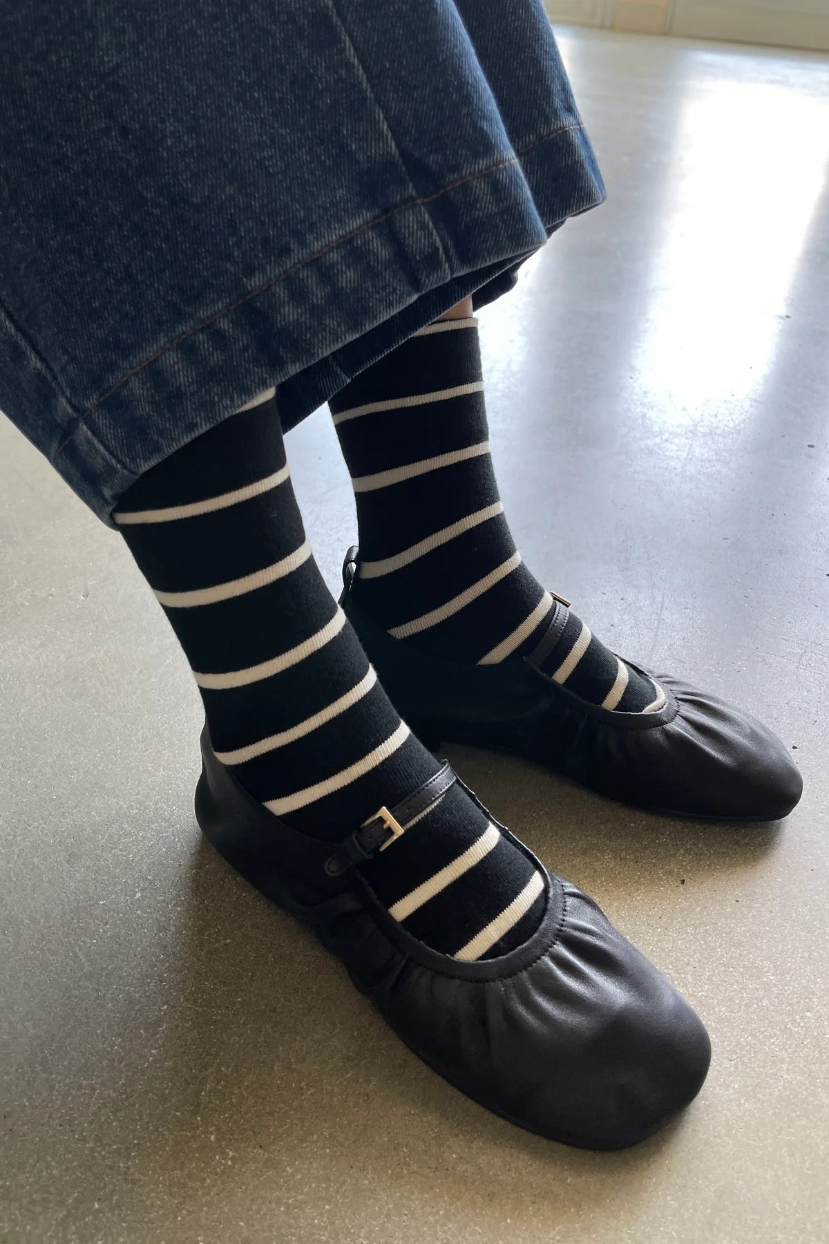 LEBON SHOPPE WALLY SOCKS BLACK