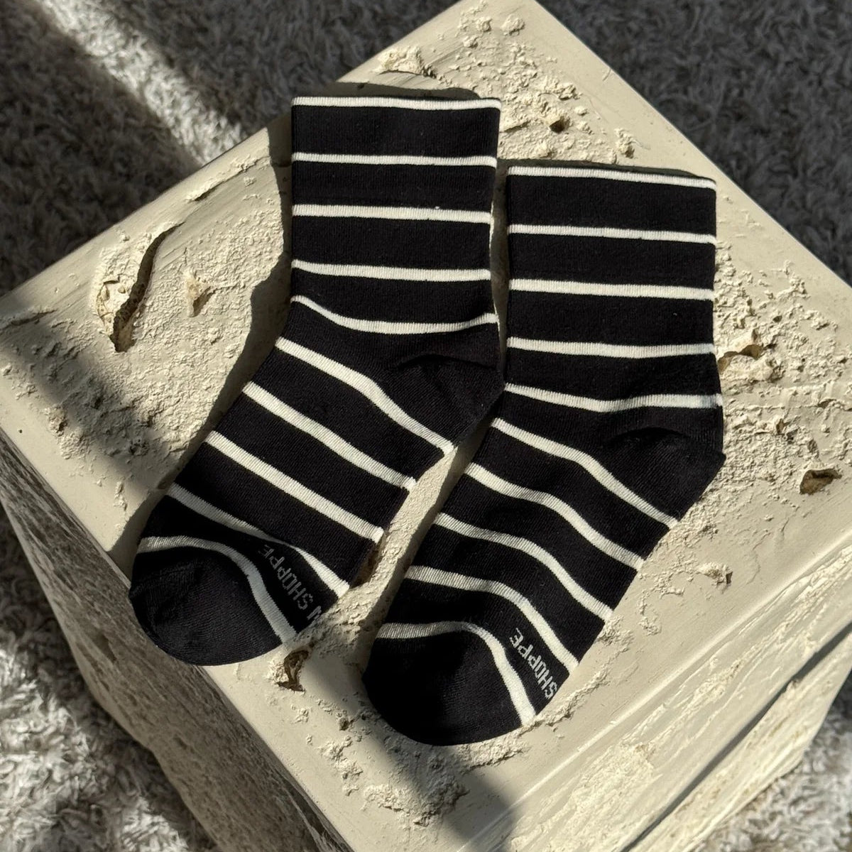LEBON SHOPPE WALLY SOCKS BLACK