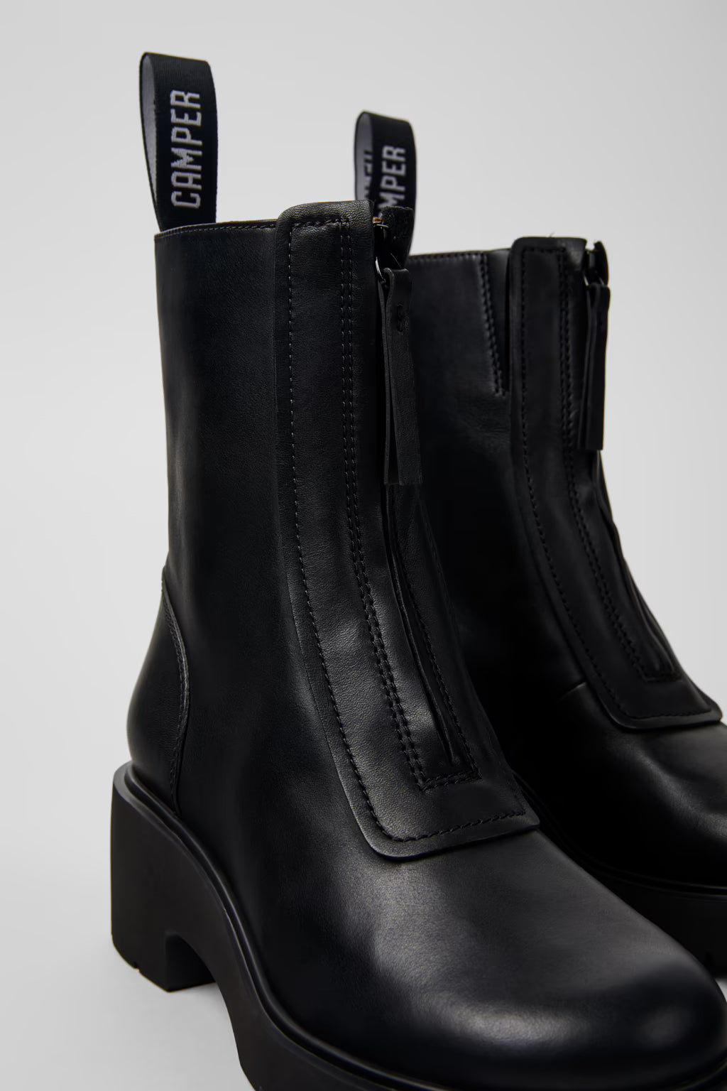 CAMPER FRONT ZIP BOOT BLACK
