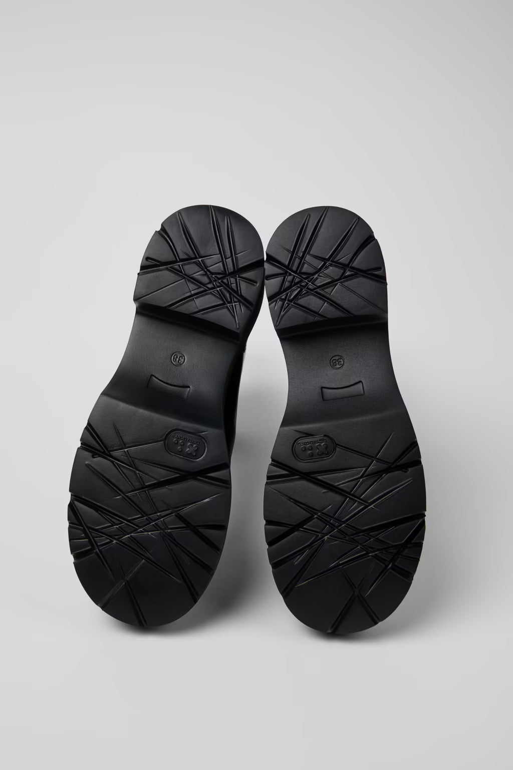 CAMPER FRONT ZIP BOOT BLACK