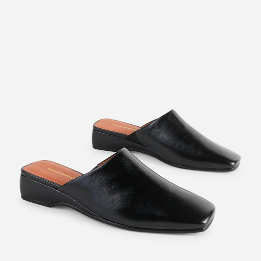 INTENTIONALLY BLANK MARER BLACK LEATHER SLIDE