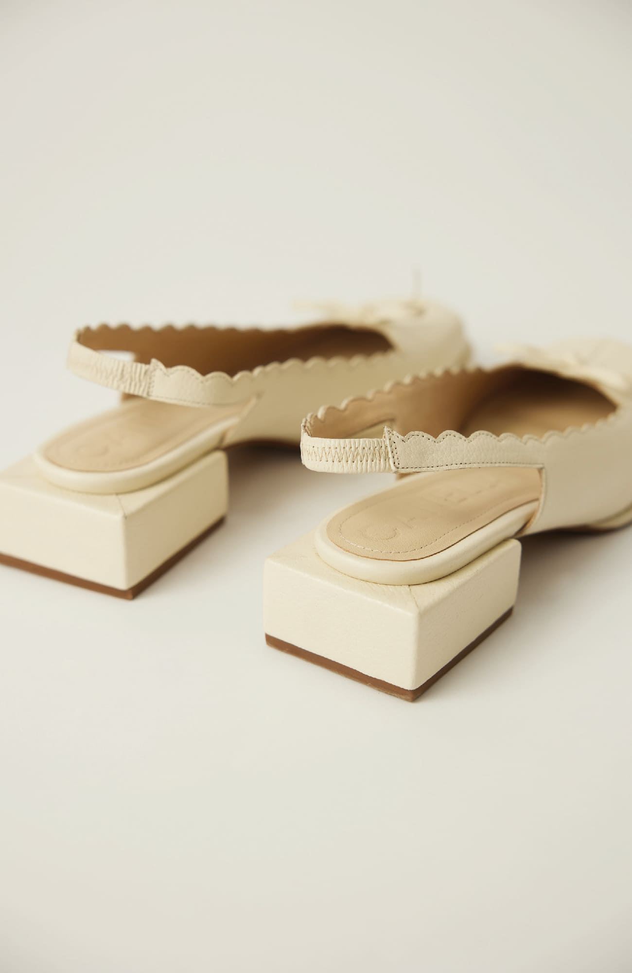 CANELLA SLINGBACK ORIGEN IN CREMA