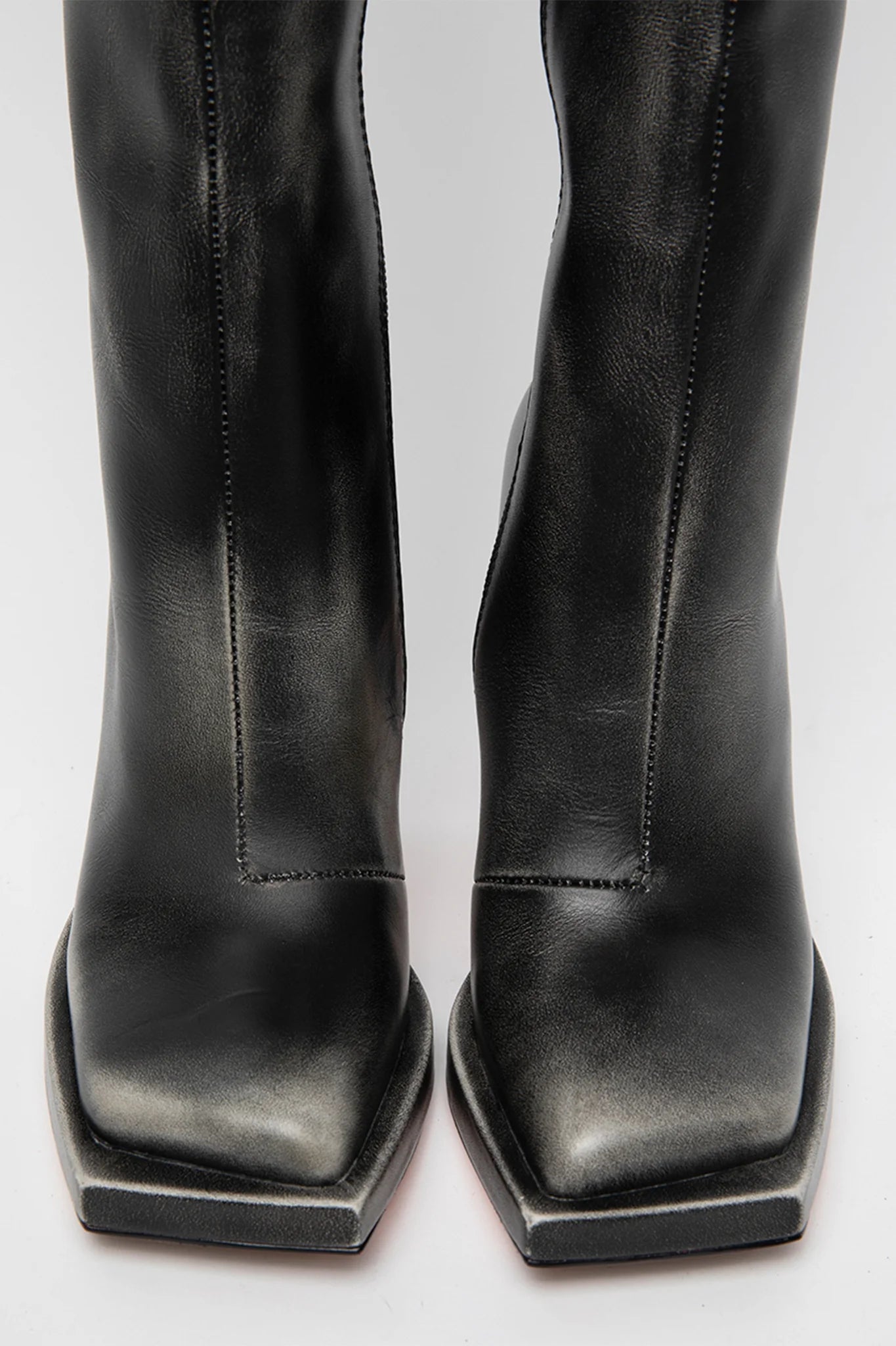 SADI LOVES HAN BLACK BOOTS
