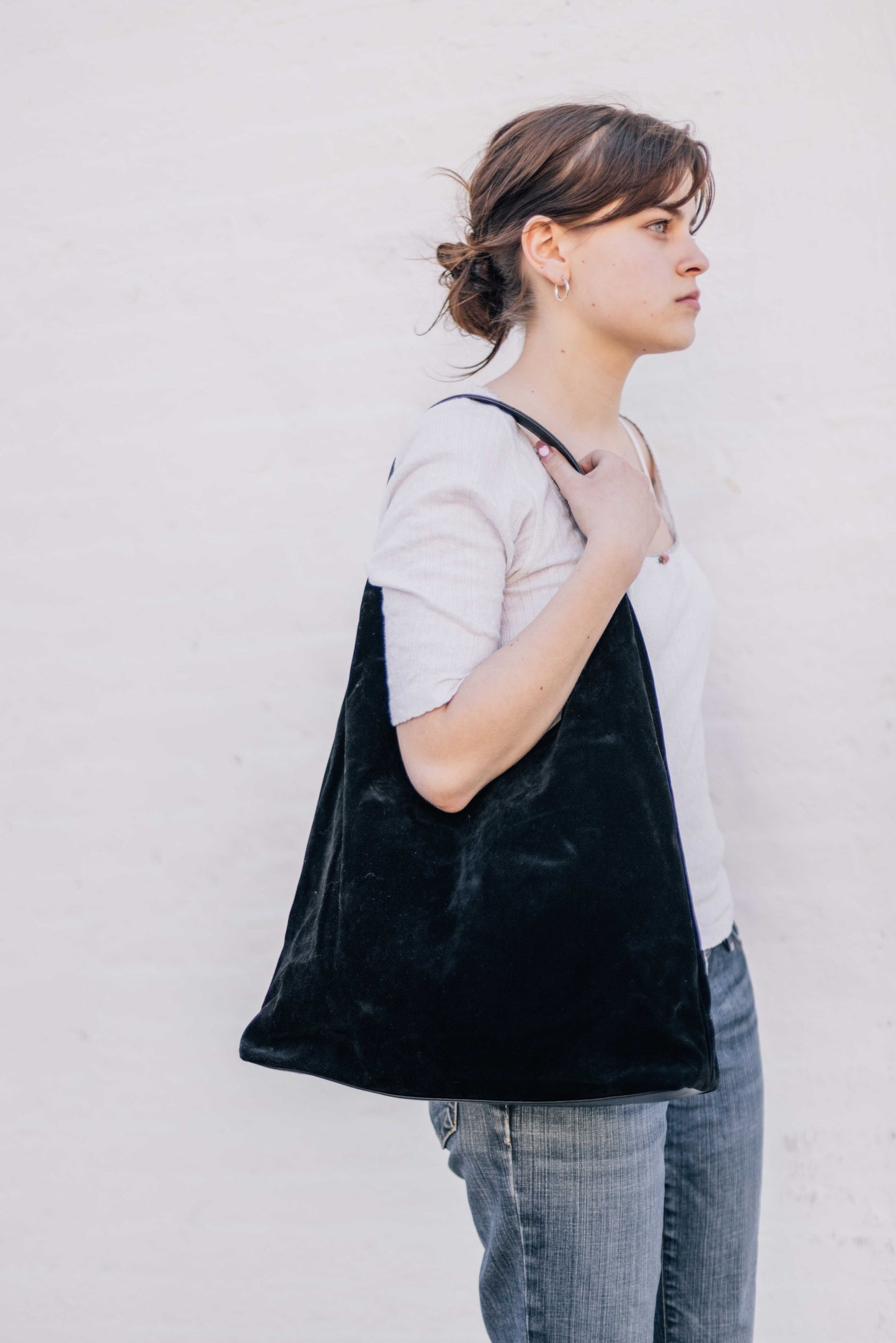 SUEDED TOTE-BLACK