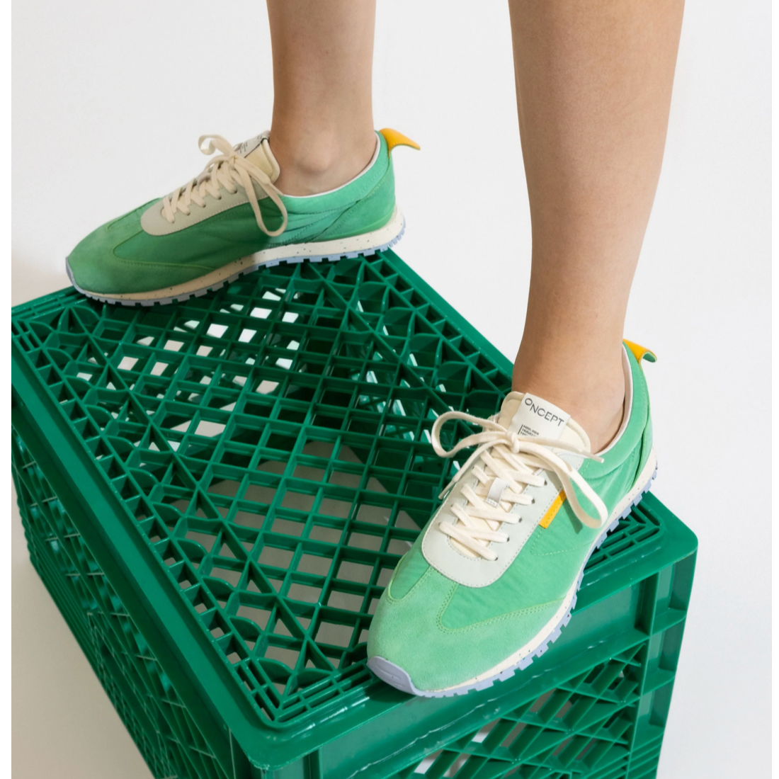 ONCEPT TOKYO SNEAKER WOMEN SILVER FLASH