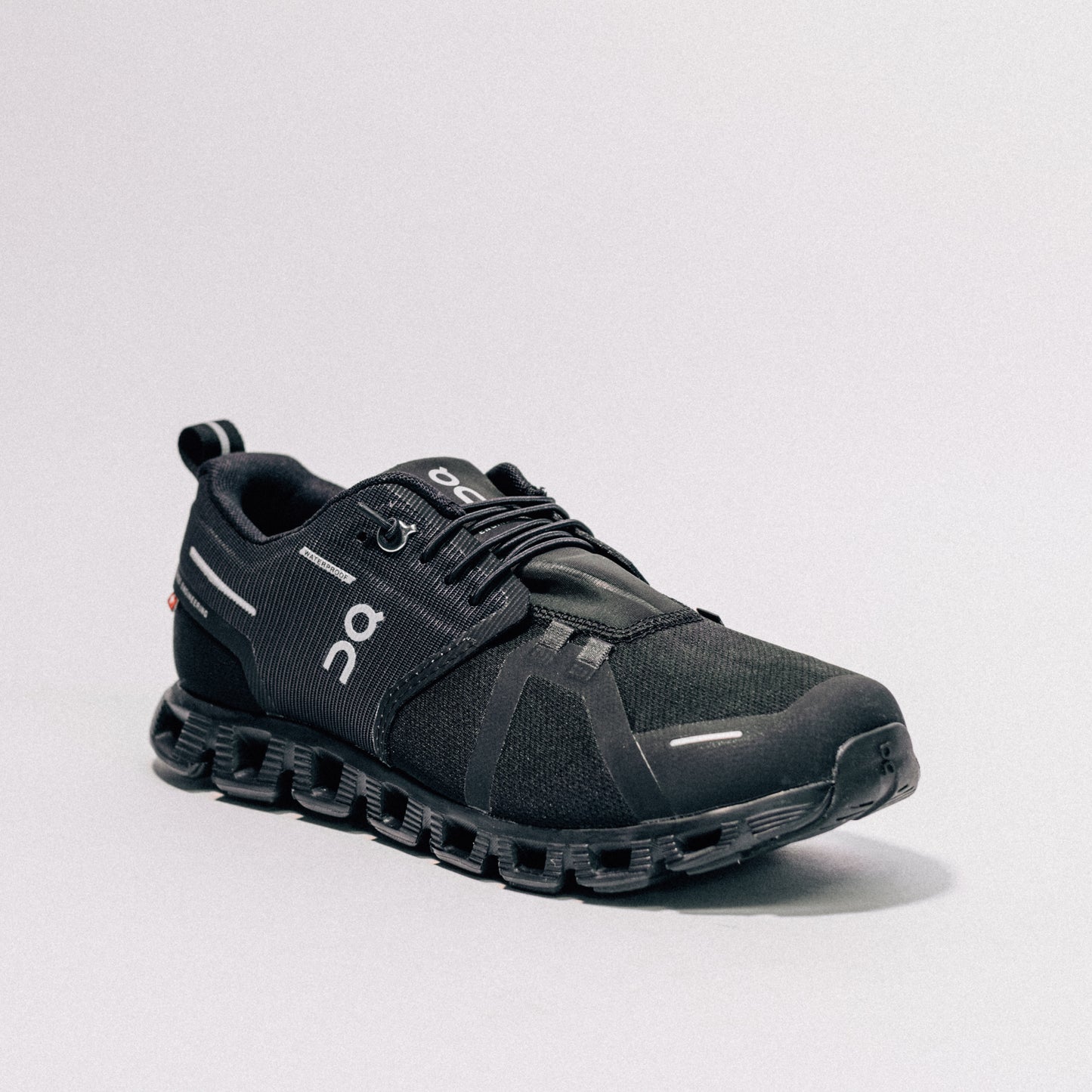 ON CLOUD 5 WP W - BLACK