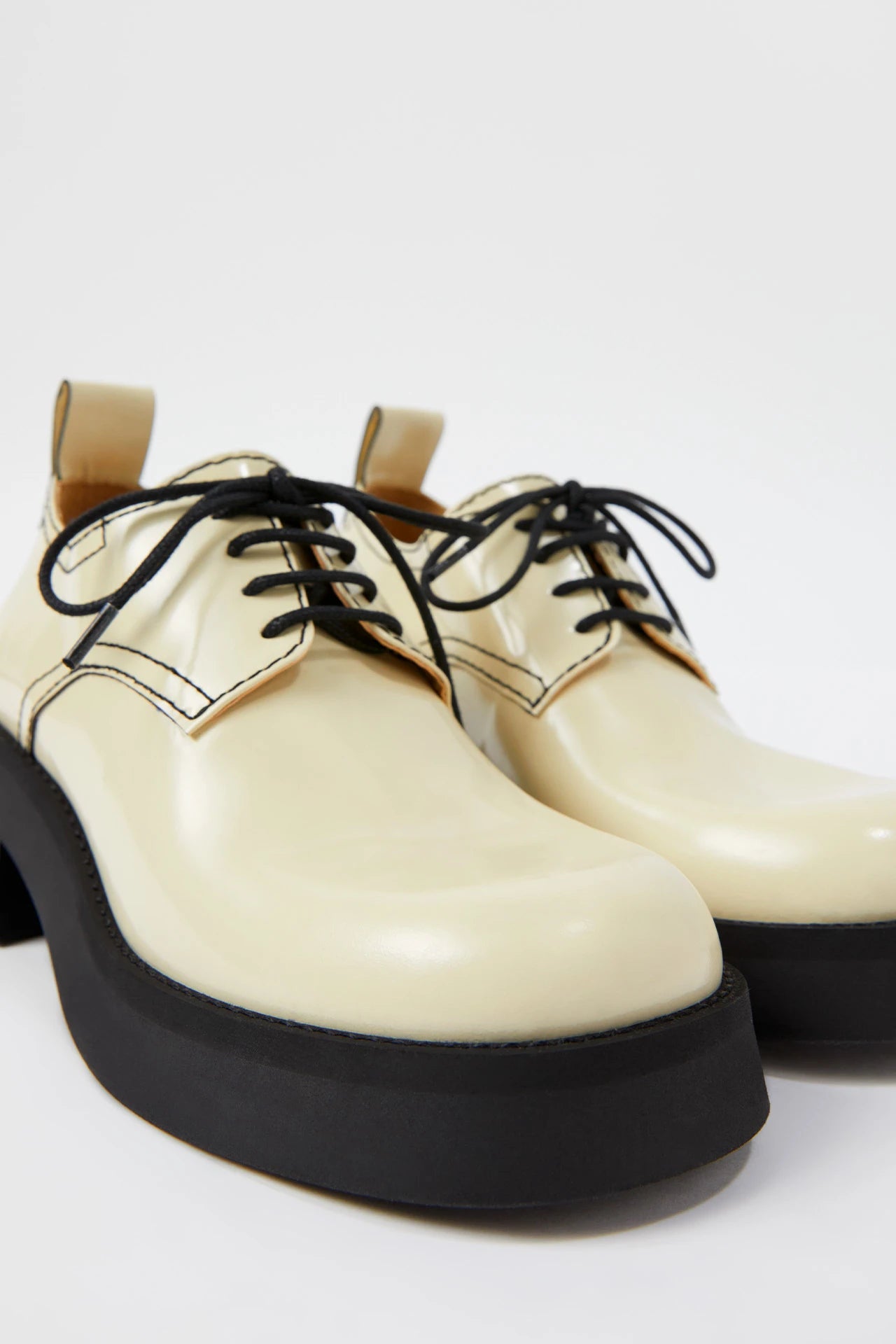 E8 MAUD BEIGE LOAFERS