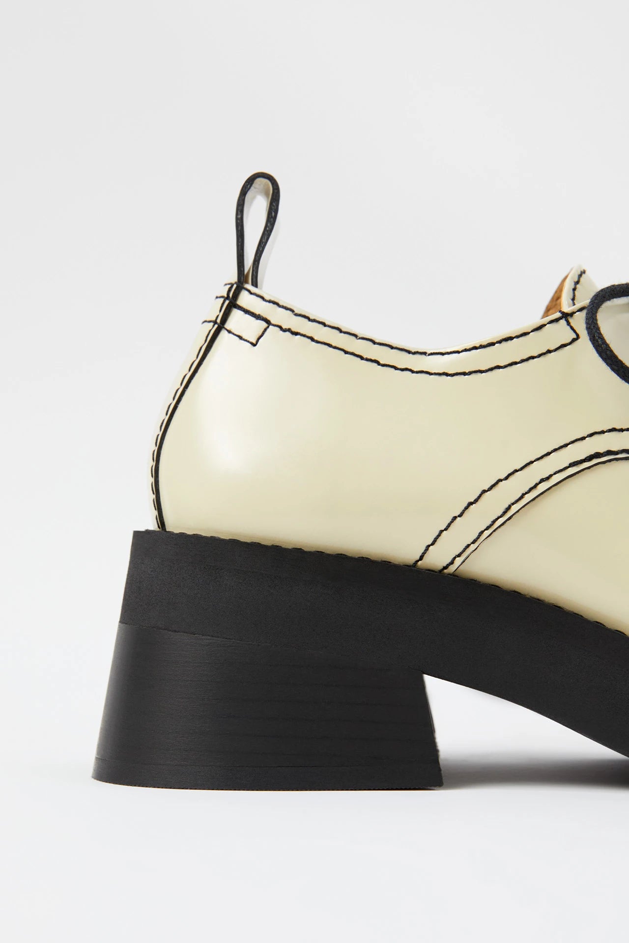 E8 MAUD BEIGE LOAFERS