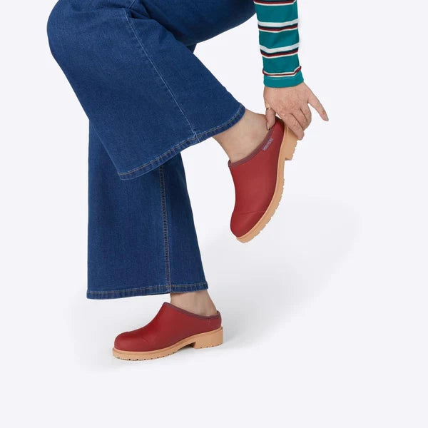 MERRY PEOPLE BILLIE CLOG BRICK RED