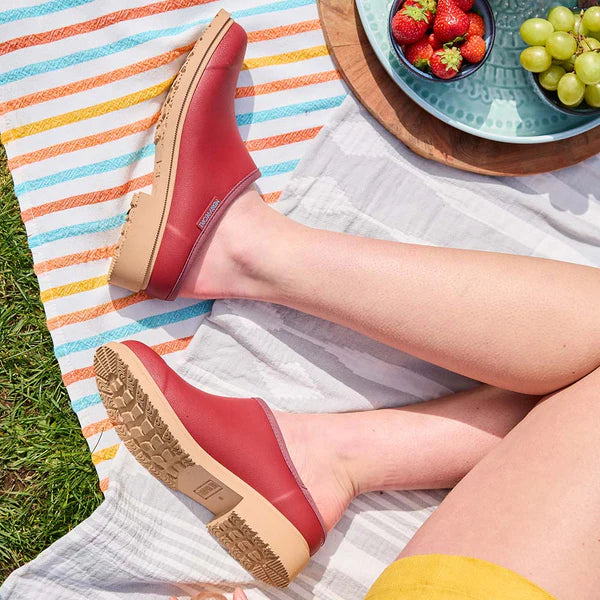 MERRY PEOPLE BILLIE CLOG BRICK RED