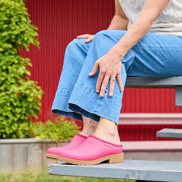 MERRY PEOPLE BILLIE CLOG FUCHSIA