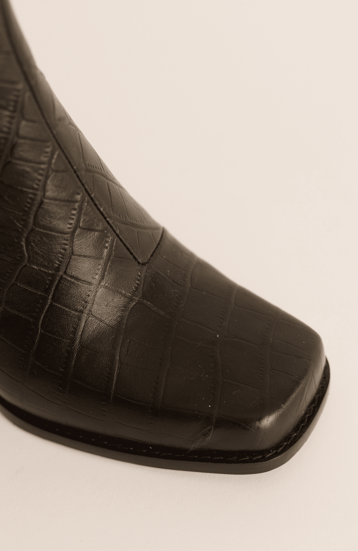 CANELLA BRAND BOTAS RUNWAY CROCO BLACK