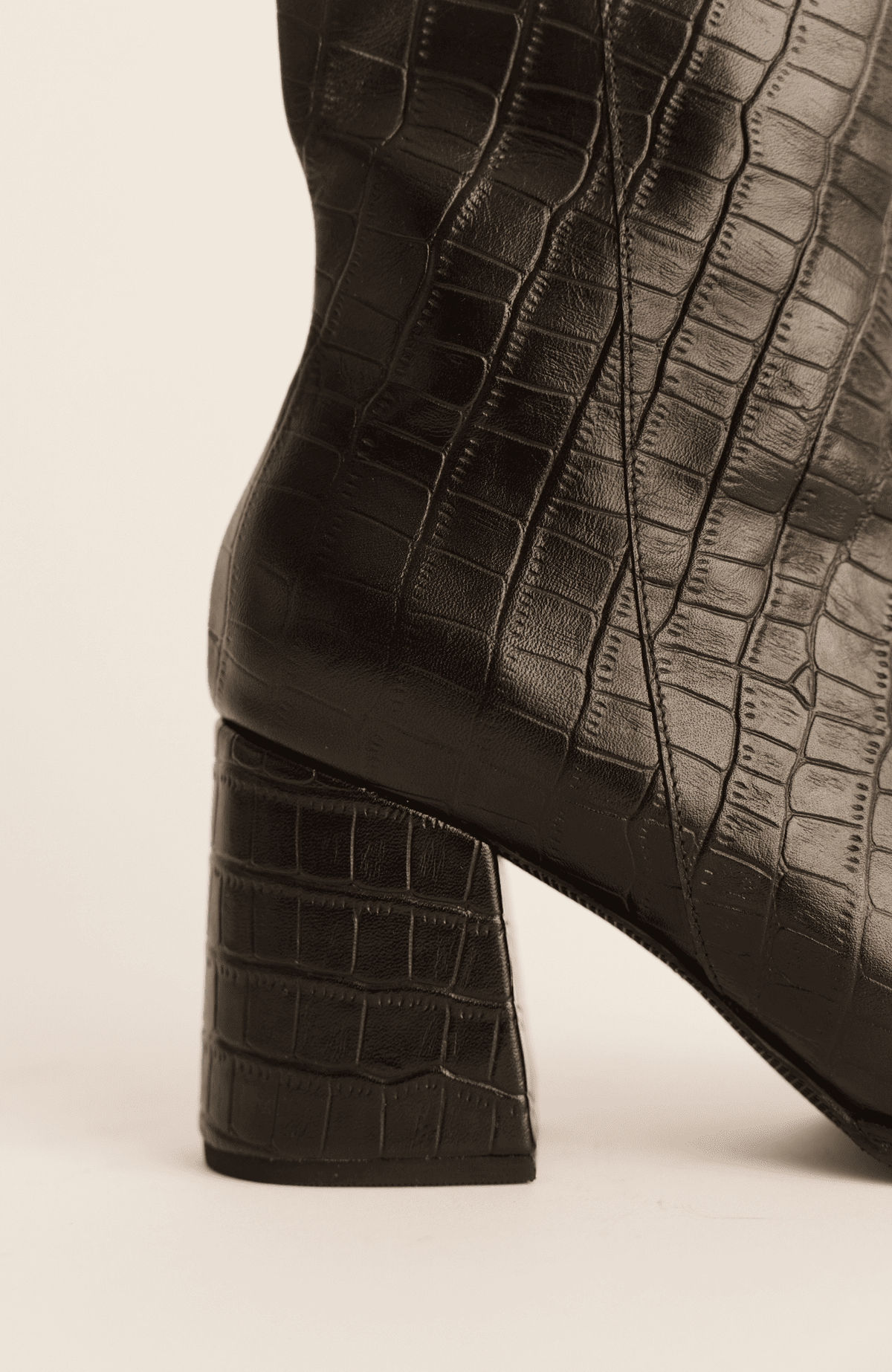 CANELLA BRAND BOTAS RUNWAY CROCO BLACK