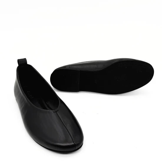 AMIE RAFA ERIKA FLAT BLACK LEATHER