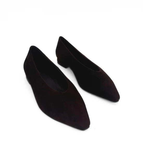 AMIE RAFA REILY POINTED TOE FLAT BROWN SUEDE
