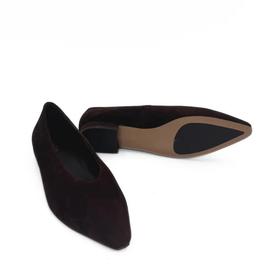 AMIE RAFA REILY POINTED TOE FLAT BROWN SUEDE