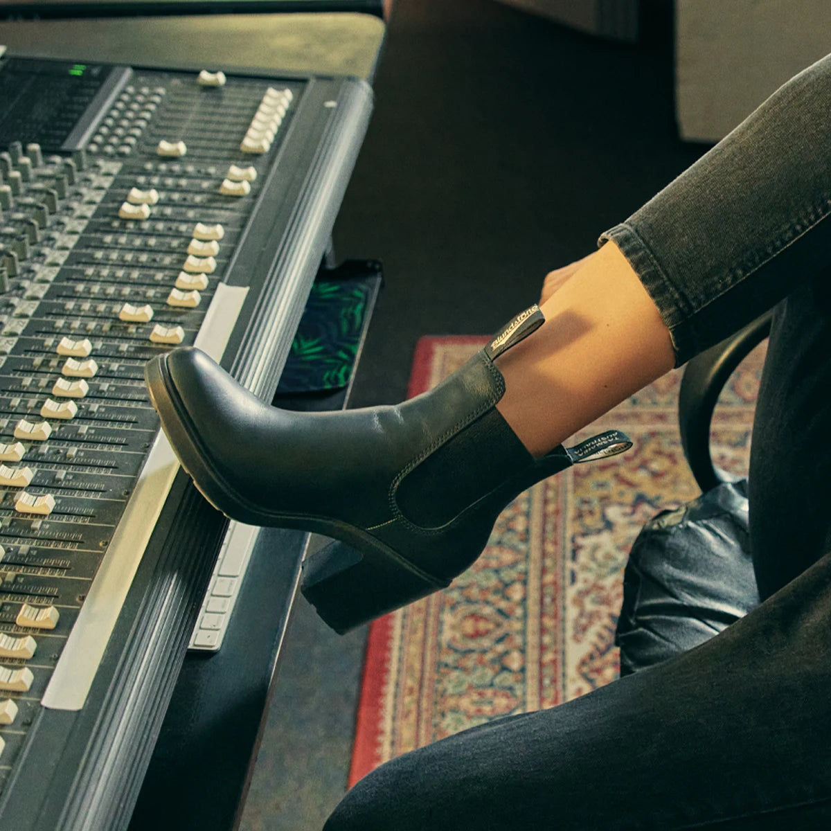 Heeled 2025 blundstone boots