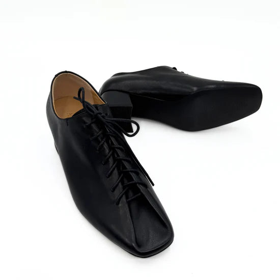 AMIE RAFA EARL LACE UP SHOES