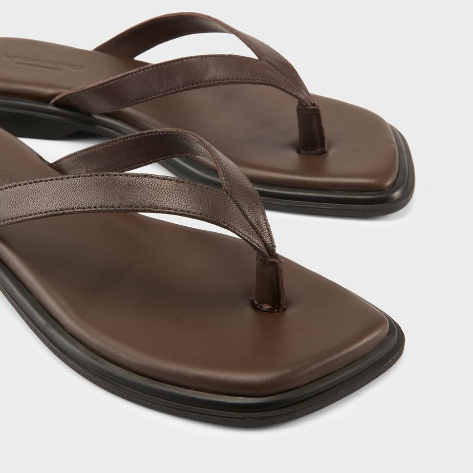 VAGABOND IZZY THONG CHOCOLATE - Shoe Market NYC