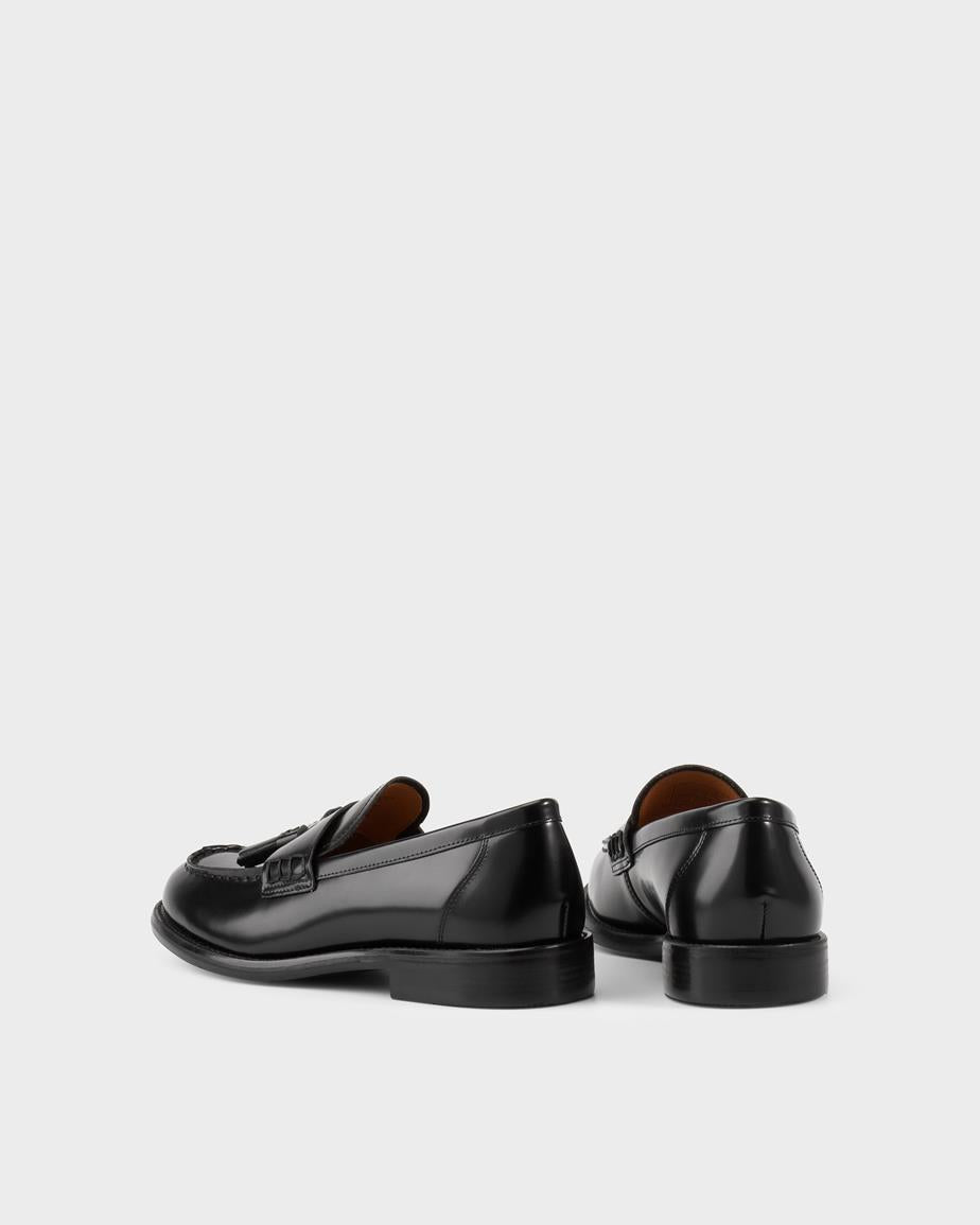 VAGABOND LINN TASSLE LOAFERS IN BLACK SHINE