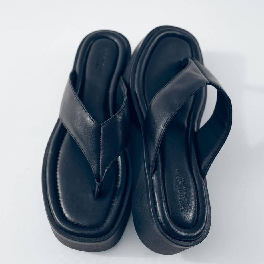 VAGABOND DANYA-THONG BLACK