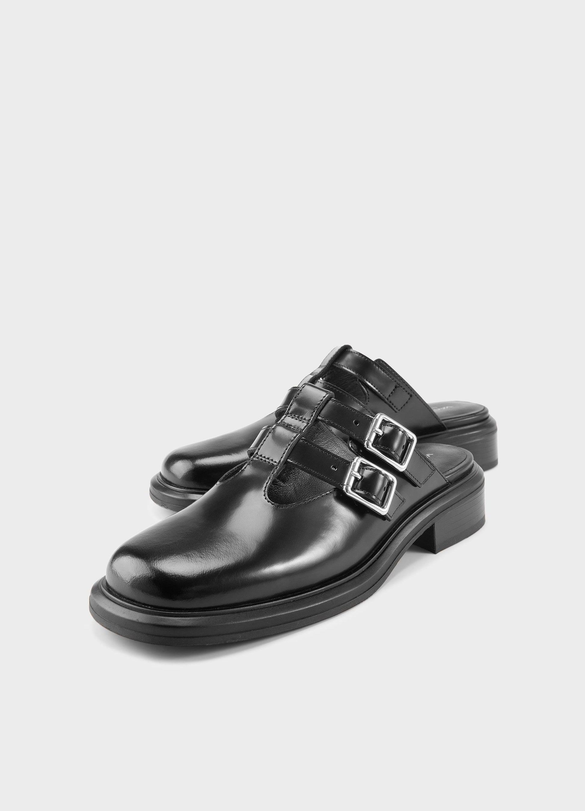VAGABOND ELLIS CLOSED TOE BUCKLE SLIDE - Shoe Market NYC