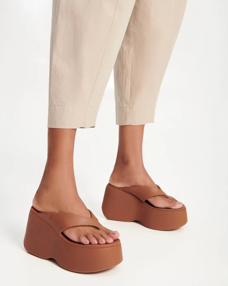 MELISSA FREE THONG WEDGE