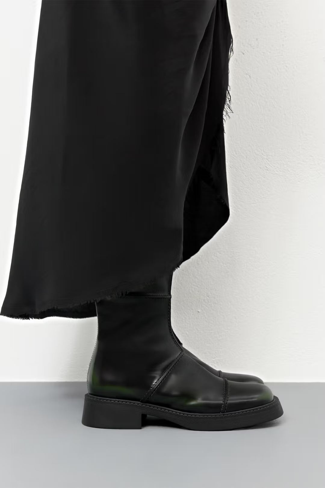 MIISTA Dahlia Khaki  Black Ankle Boots