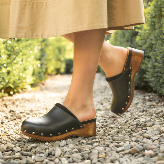 DANSKO ANDIE CLOGS IN BLACK
