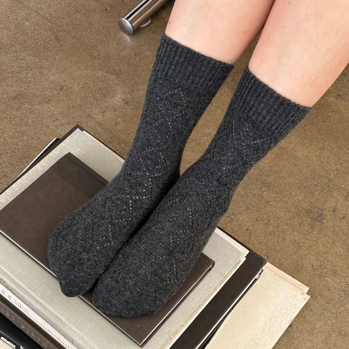LEBON SHOPPE CASHMERE POINTELLE SOCKS CHARCOAL